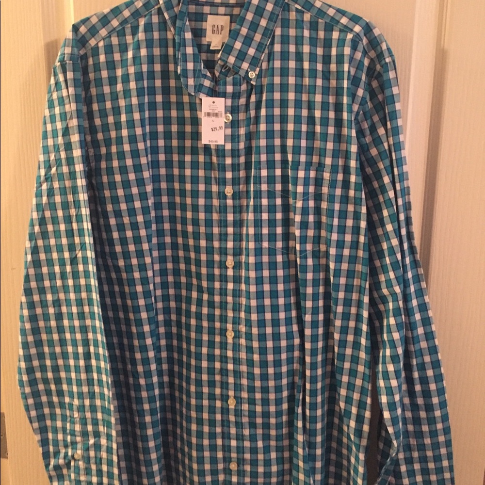 *NEW* Large Gap Button Up Shirt